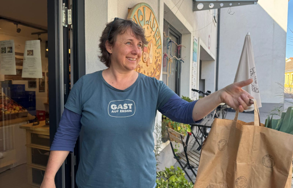 Sonja mit Sackerl 600x385